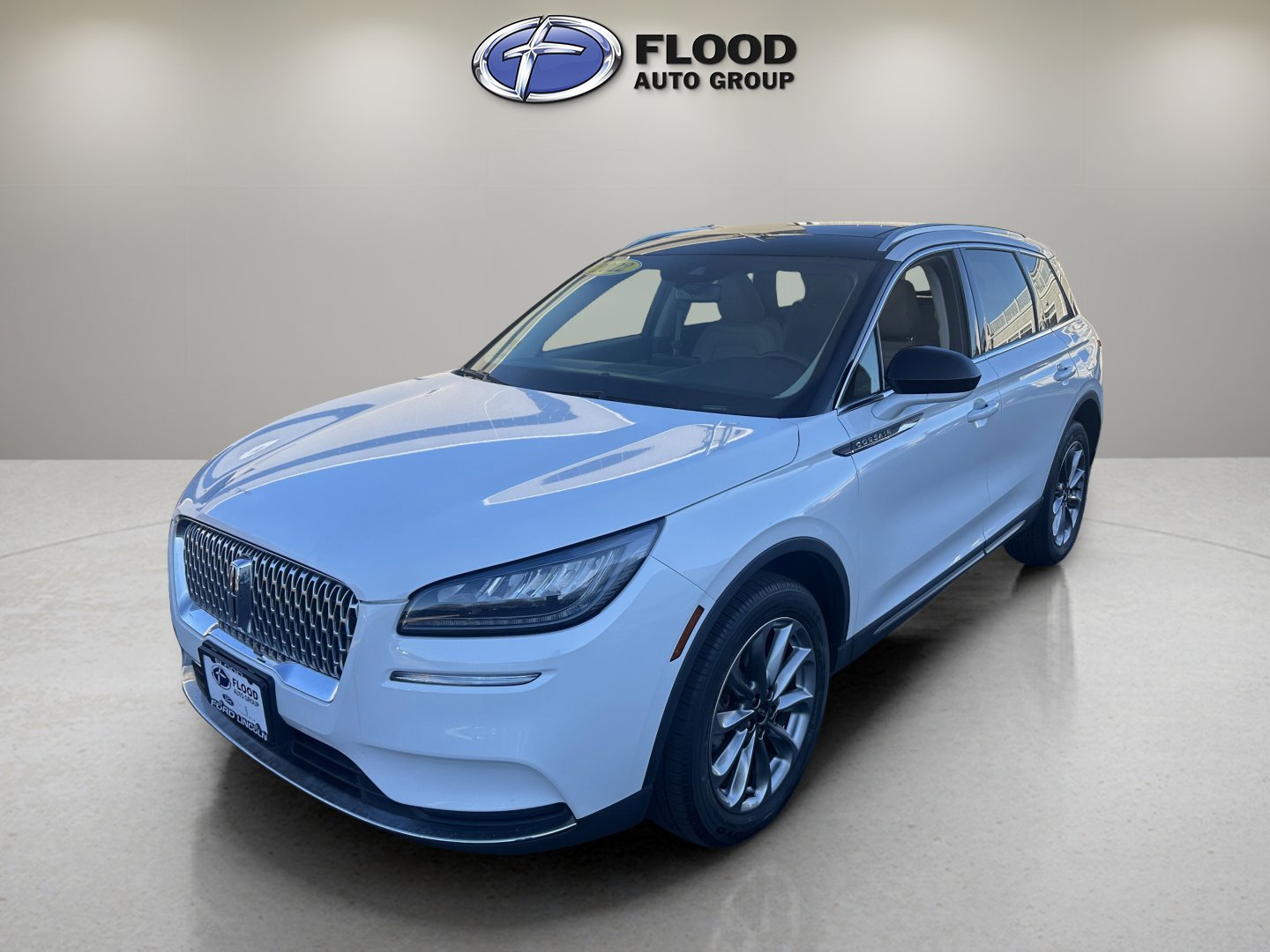 Used 2022 Lincoln Corsair AWD w/ Premium Package image 3