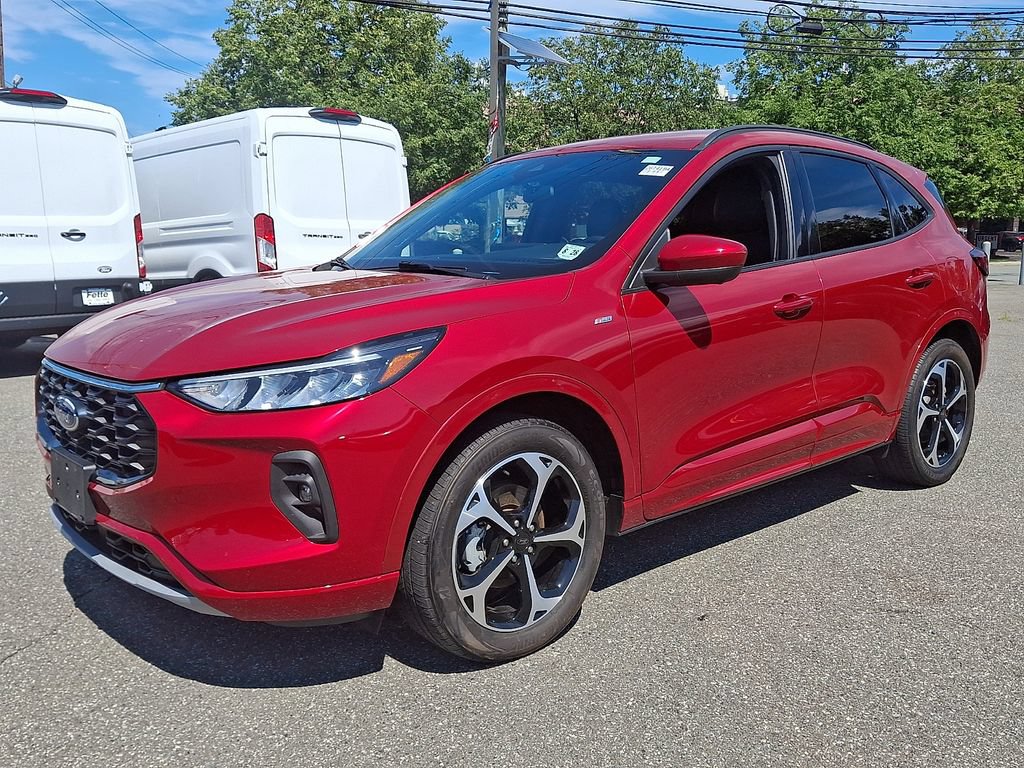 Used 2023 Ford Escape ST-Line Select w/ Tech Pack #2 AWD/4WD image 1
