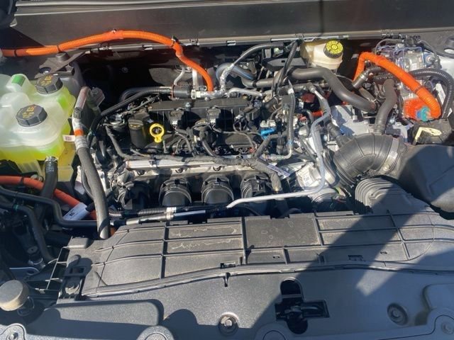 Used 2025 Ford Maverick Lariat image 13