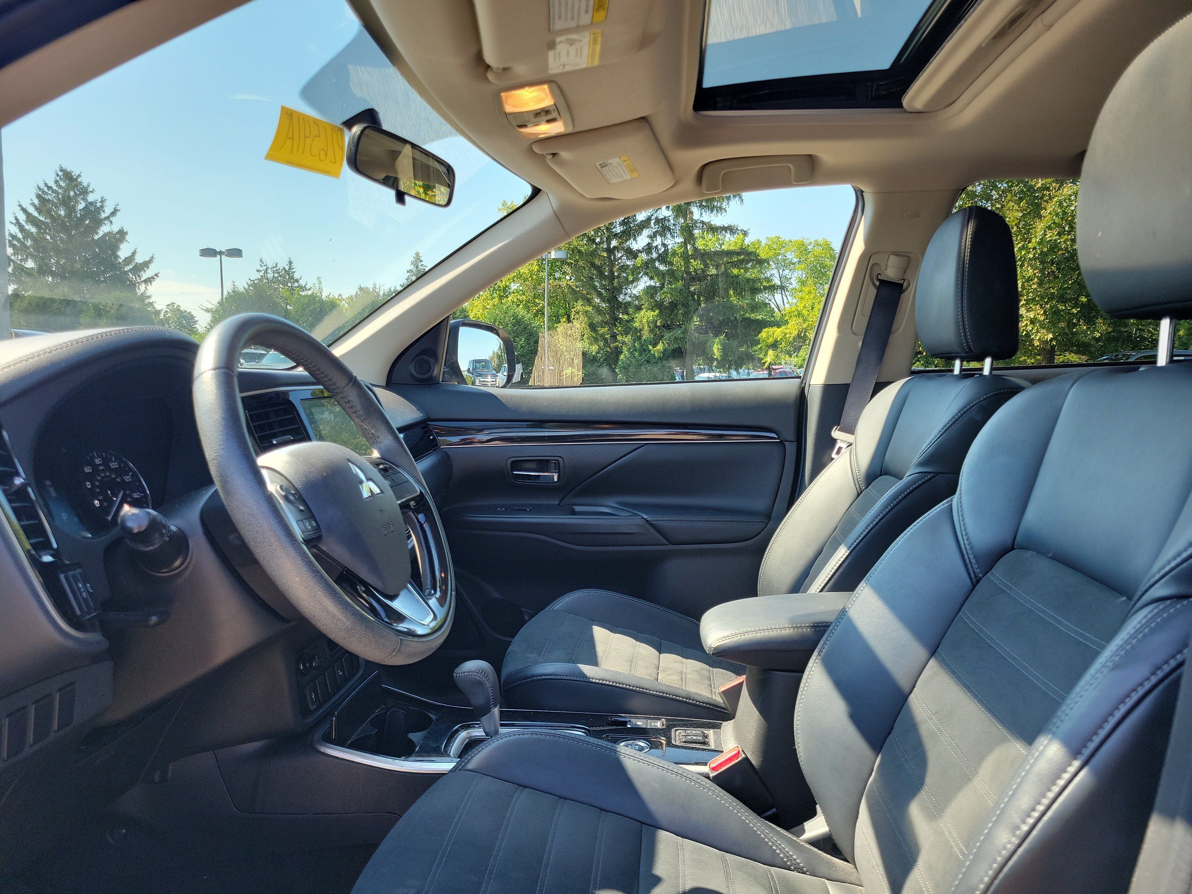 Used 2019 Mitsubishi Outlander LE AWD/4WD image 15