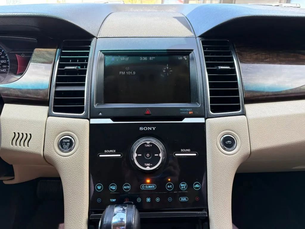 Used 2017 Ford Taurus Limited FWD image 12