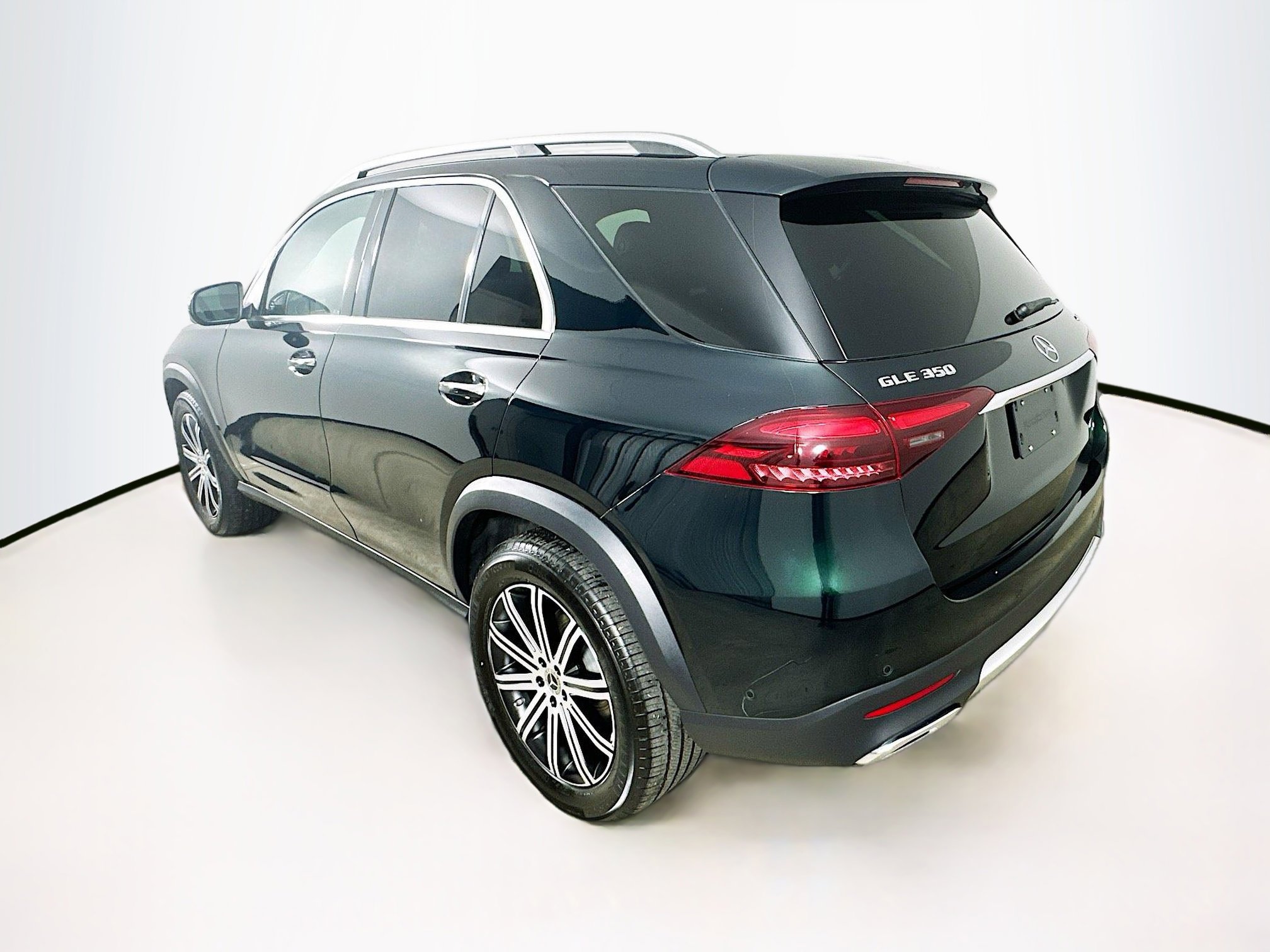 Certified 2024 Mercedes-Benz GLE 350 4MATIC w/ Winter Package image 5