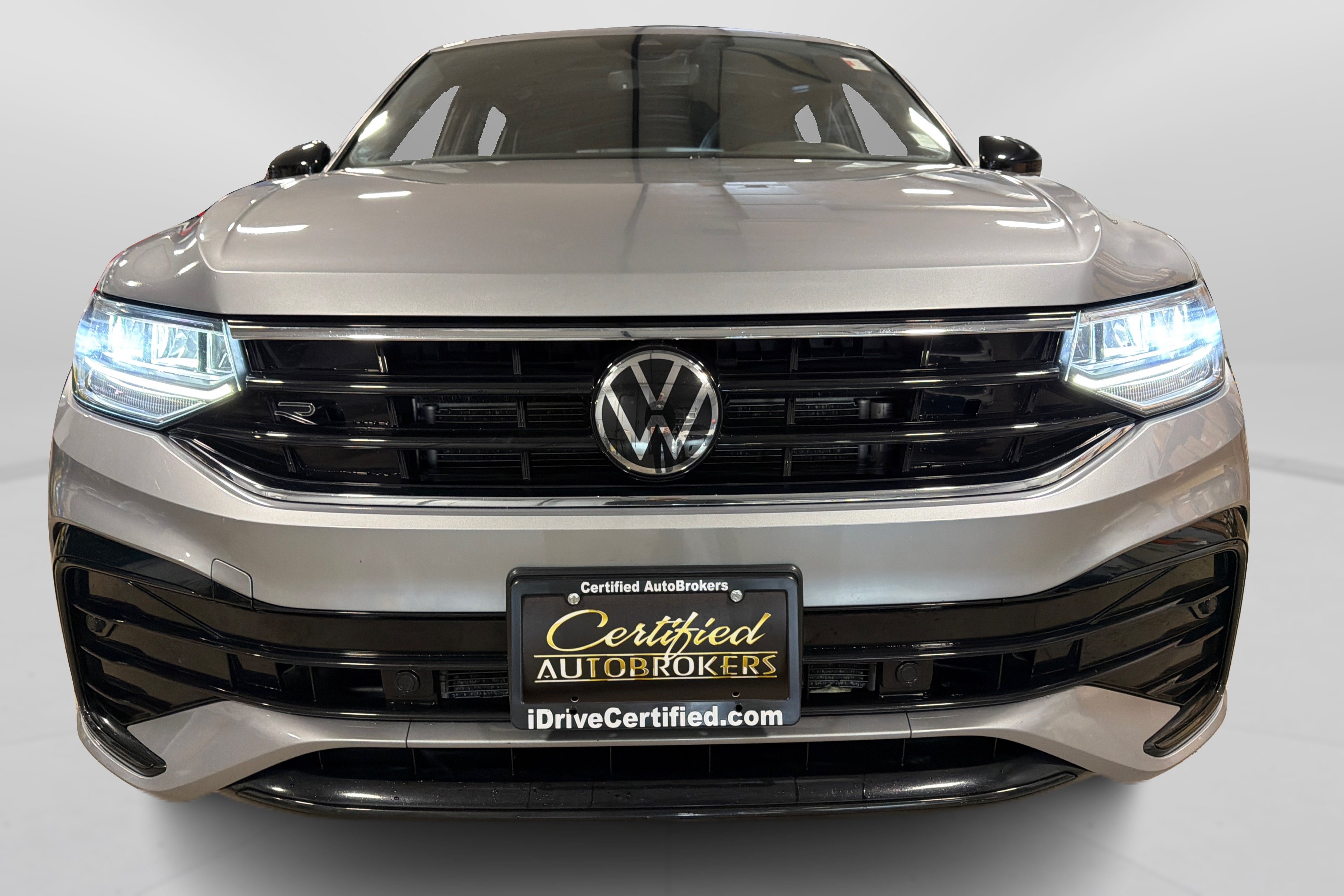 Used 2022 Volkswagen Tiguan SE R-Line AWD/4WD image 10
