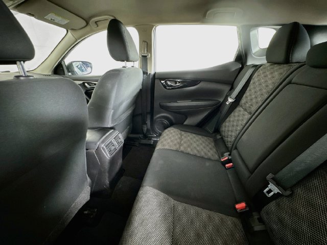 Used 2021 Nissan Rogue Sport SV FWD image 22