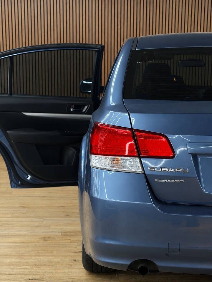 Used 2013 Subaru Legacy 2.5i AWD/4WD image 8