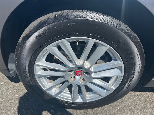 Used 2020 Jaguar F-PACE Prestige image 11