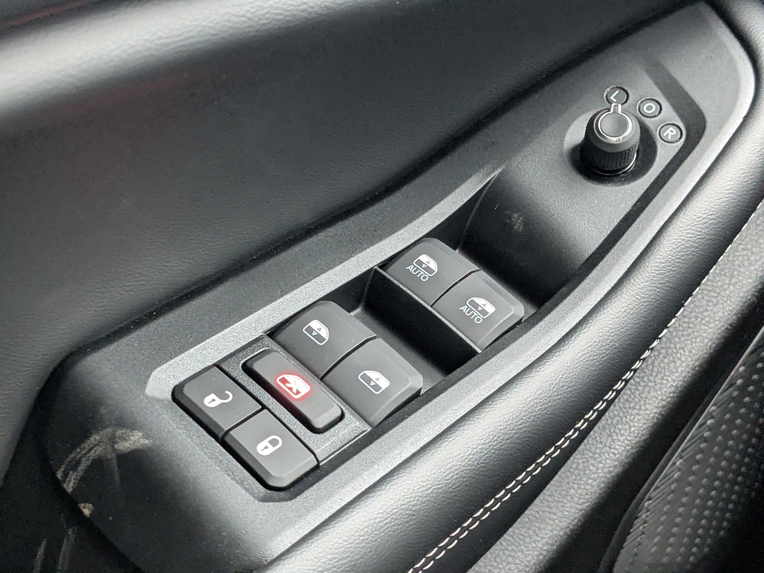 New 2026 Jeep Grand Cherokee Altitude 4x2 image 23