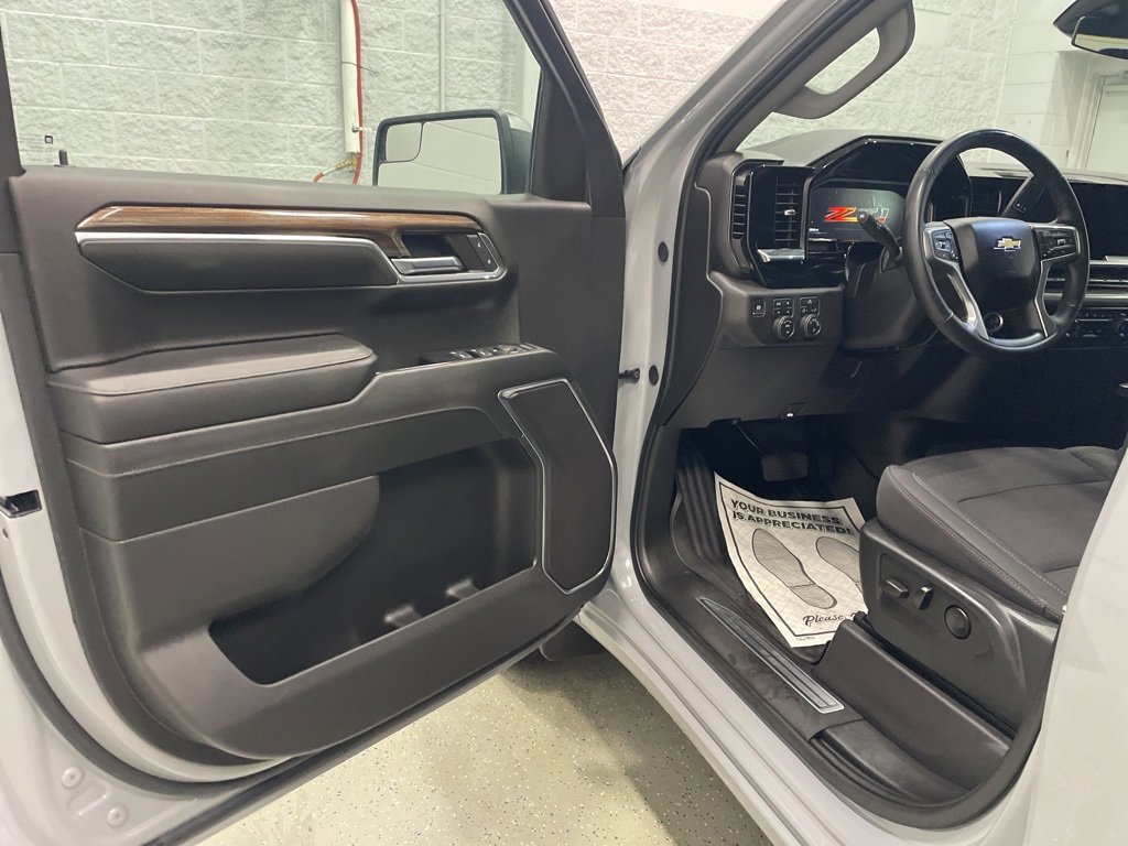 Used 2024 Chevrolet Silverado 1500 LT image 14