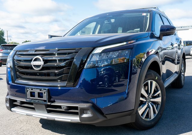 New 2025 Nissan Pathfinder SL