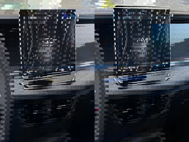 New 2025 Volkswagen Tiguan S image 19