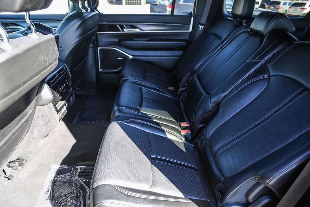 Used 2024 Jeep Wagoneer L Series II image 19