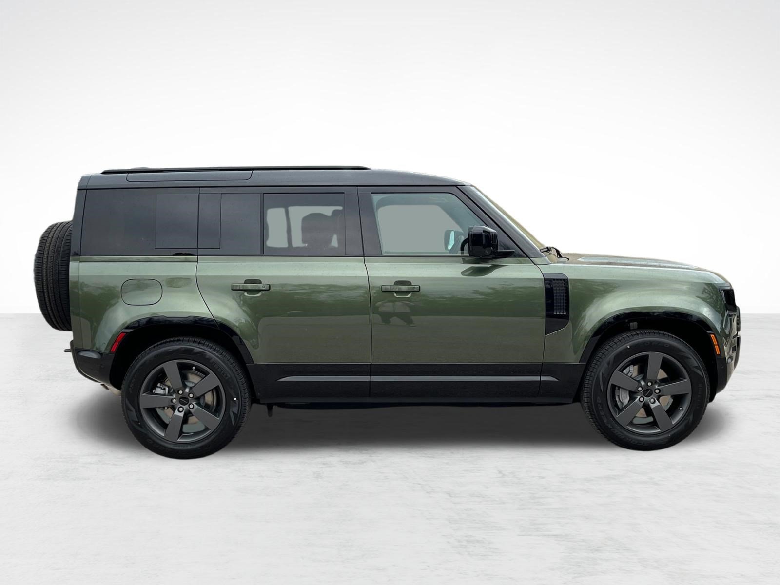 Used 2026 Land Rover Defender 110 X-Dynamic SE AWD/4WD image 8