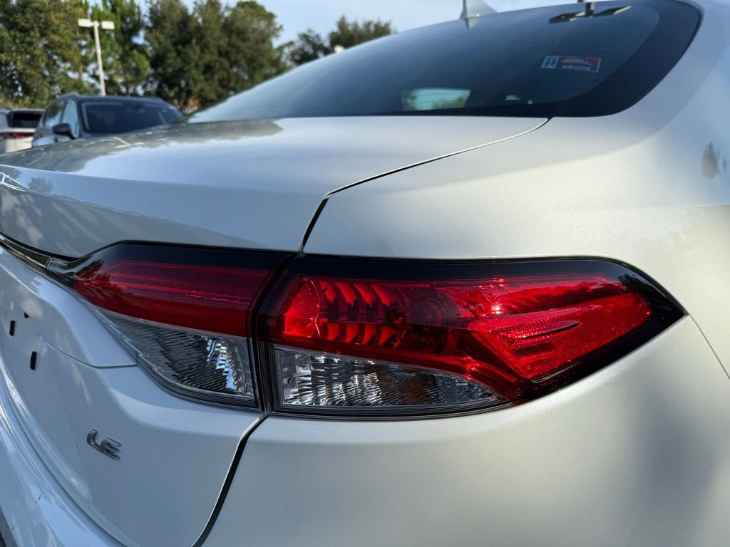 Used 2020 Toyota Corolla LE FWD image 11