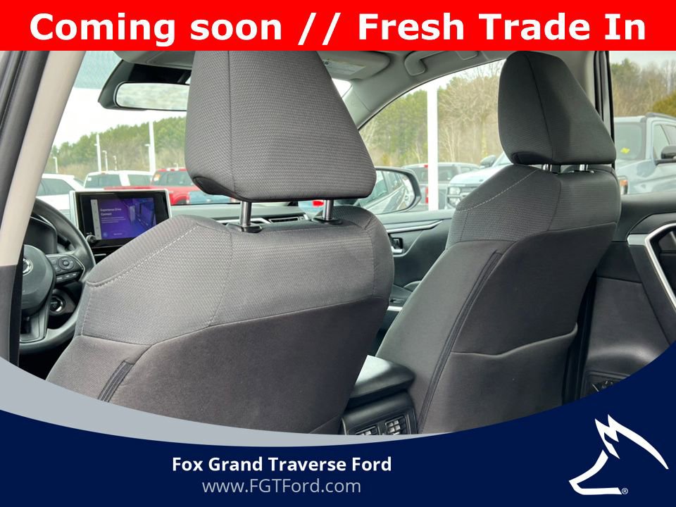 Used 2025 Toyota RAV4 XLE image 28