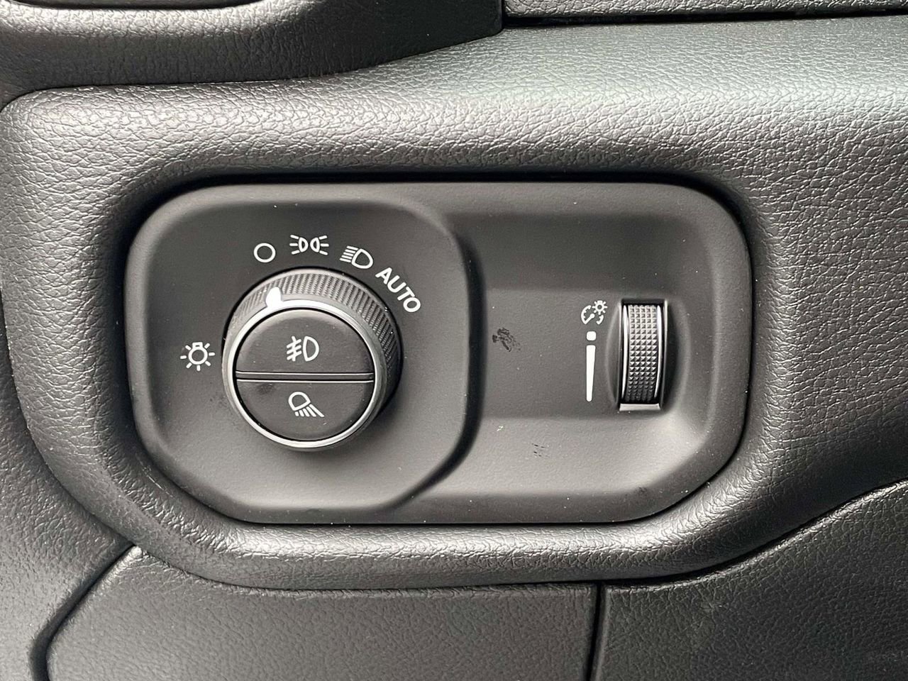 New 2026 RAM 2500 Tradesman w/ Chrome Appearance Group image 31