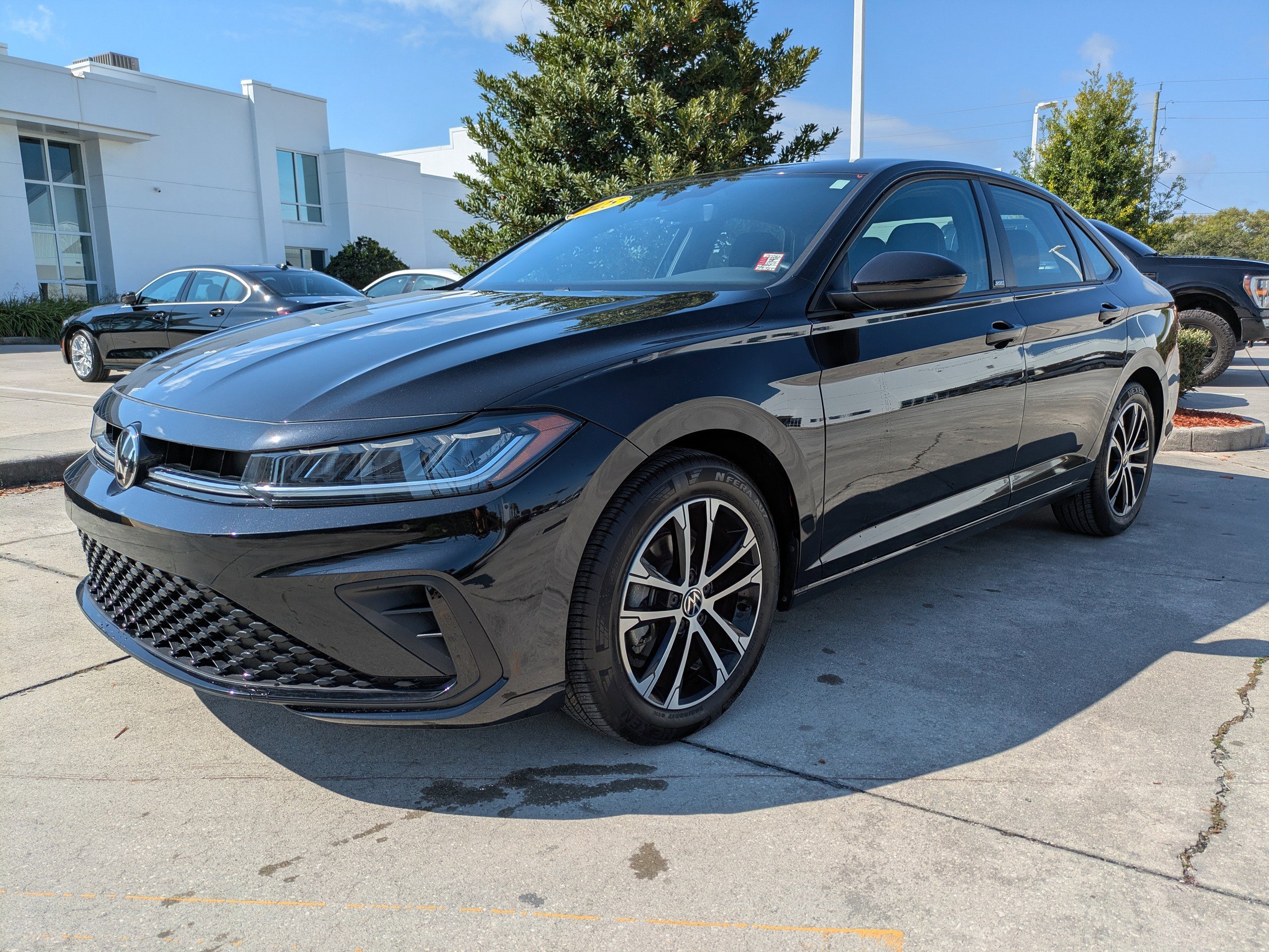Certified 2025 Volkswagen Jetta Sport image 8