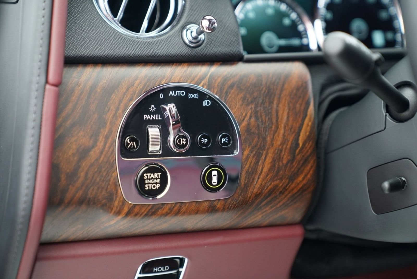 Used 2020 Rolls-Royce Cullinan AWD/4WD image 12