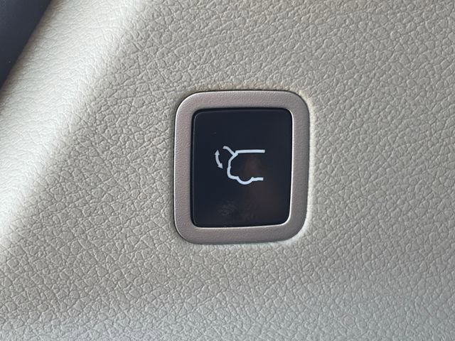 Used 2022 Chrysler Pacifica Touring-L FWD image 42