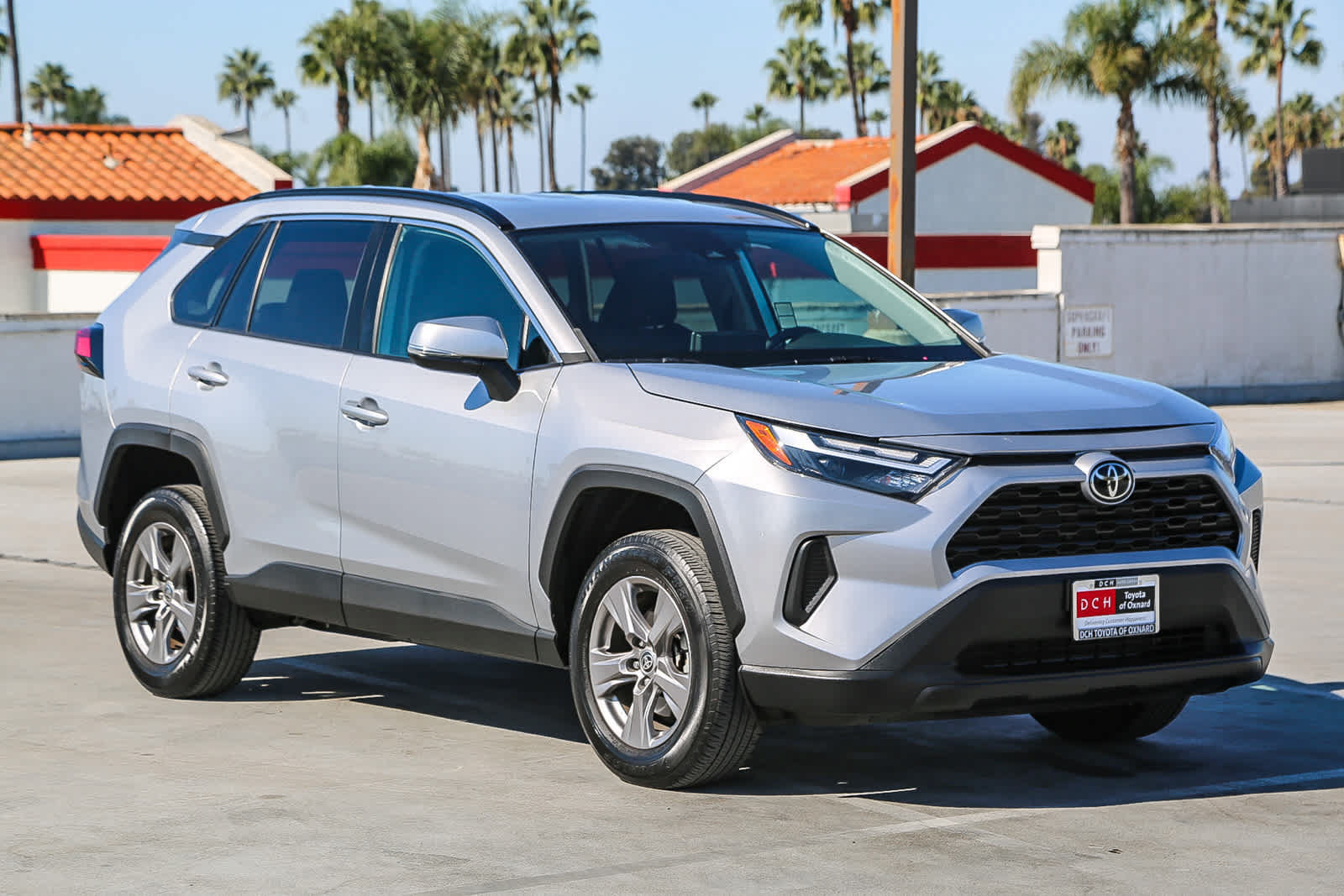Used 2024 Toyota RAV4 XLE FWD image 4