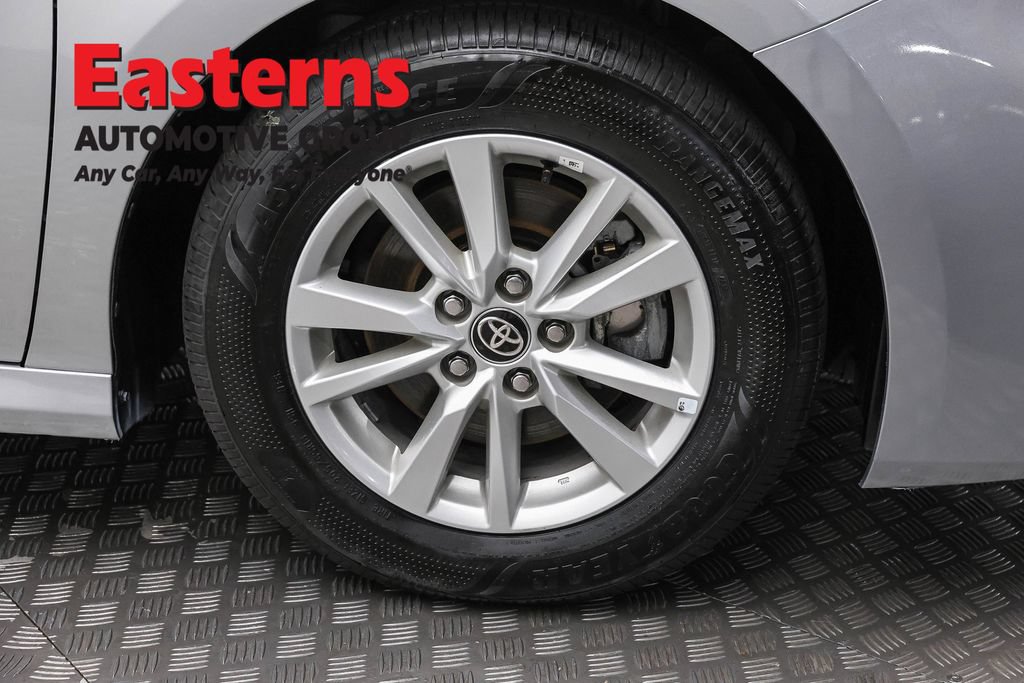 Used 2025 Toyota Camry LE w/ Convenience Package FWD image 32