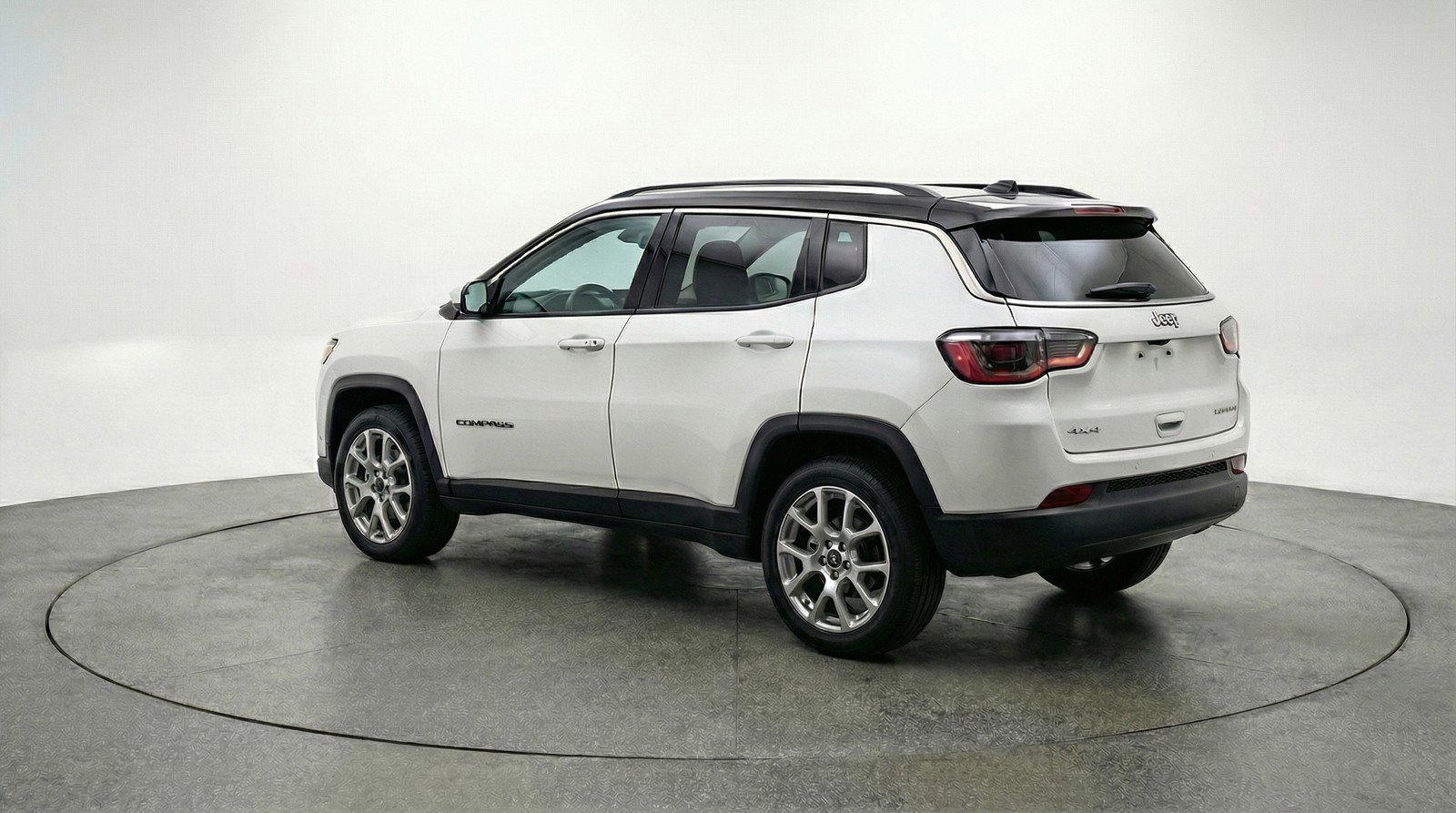 Used 2025 Jeep Compass Limited image 6
