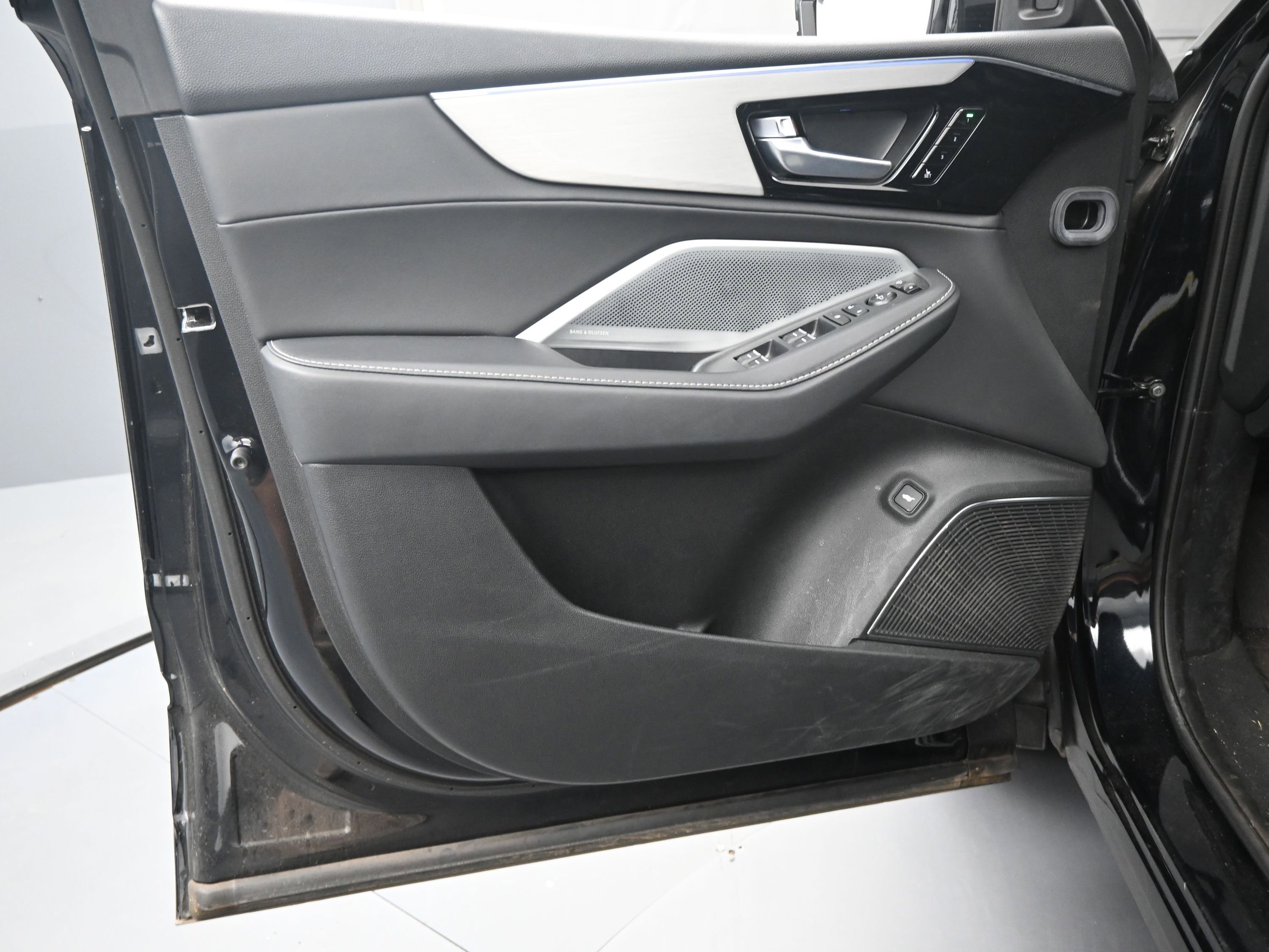 Used 2025 Acura MDX FWD w/ Technology Package image 15