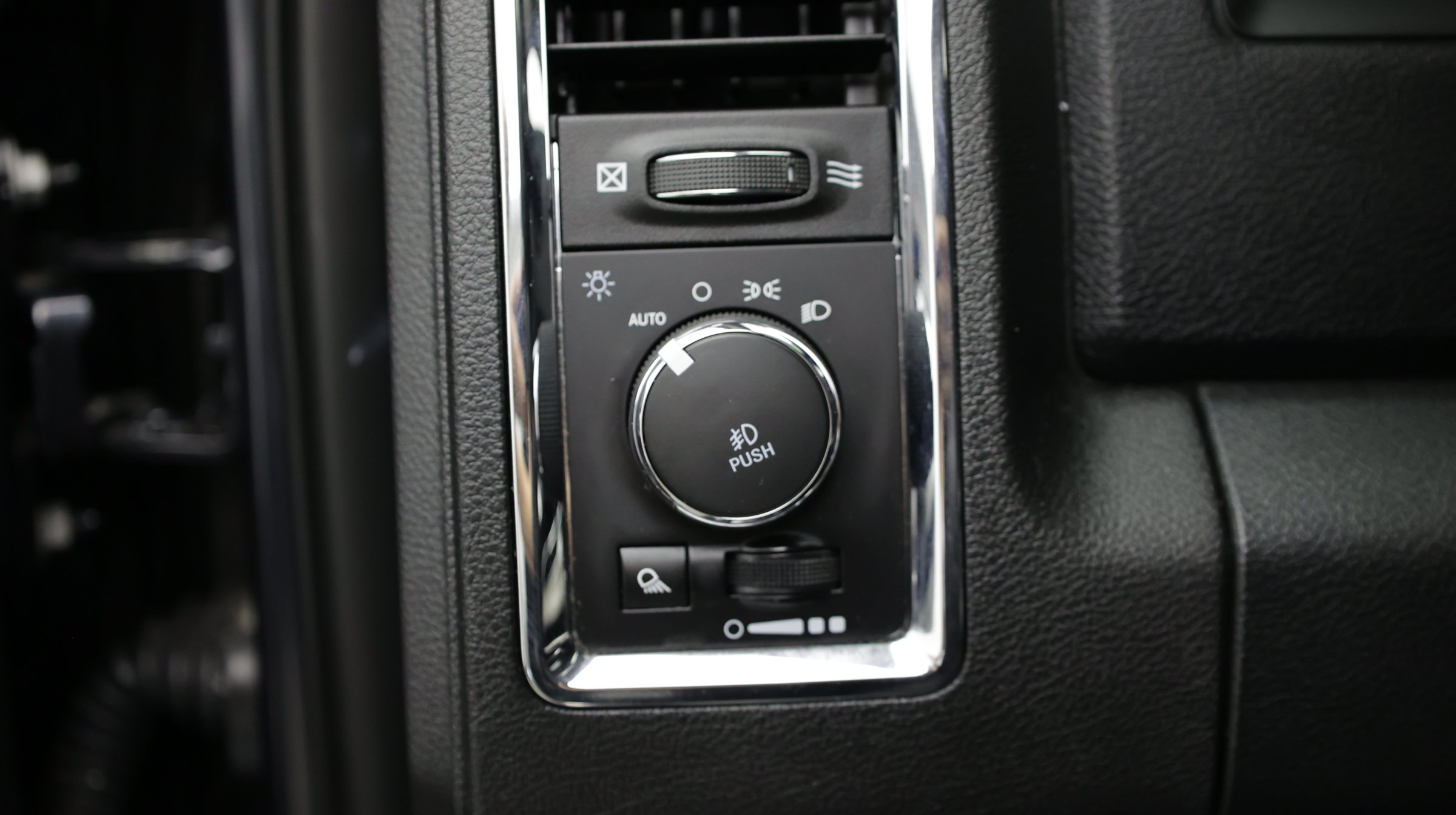 Used 2017 RAM 1500 Laramie w/ Convenience Group AWD/4WD image 22