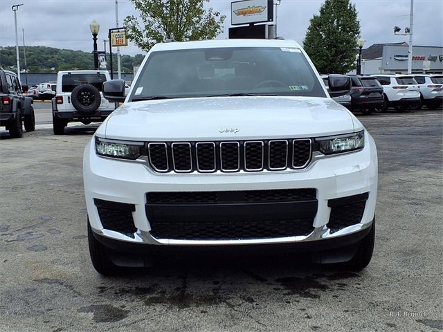 New 2025 Jeep Grand Cherokee L Laredo image 2