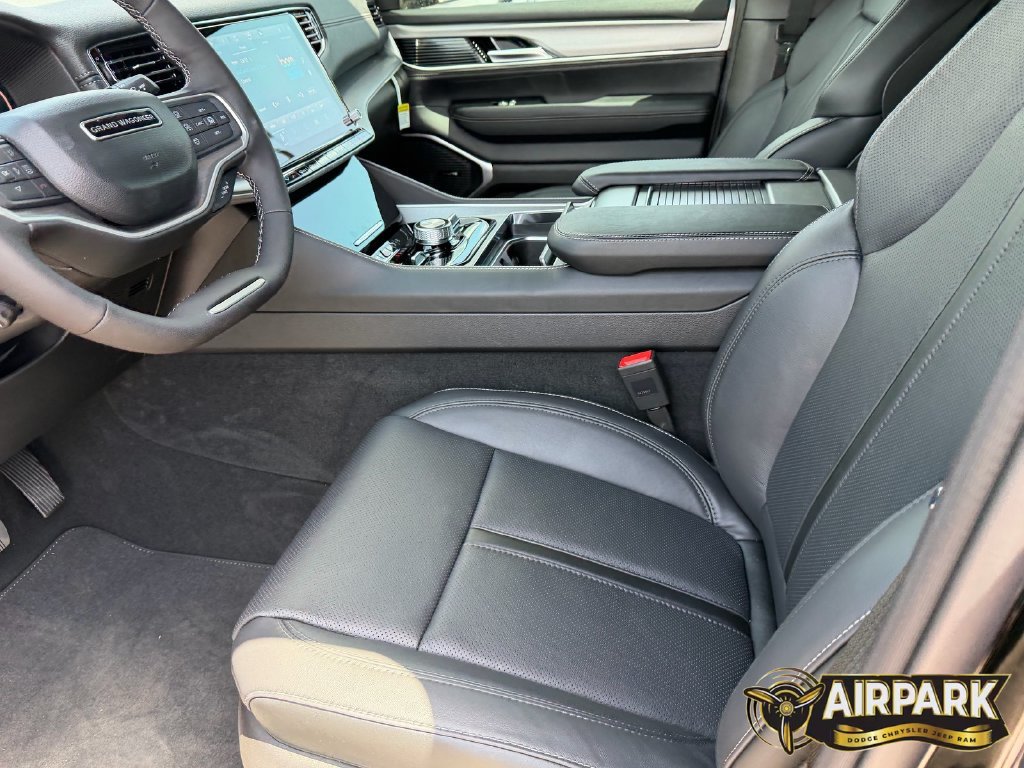 New 2026 Jeep Grand Wagoneer Limited w/ Convenience Group I AWD/4WD image 18