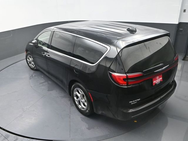 Used 2024 Chrysler Pacifica Limited image 25
