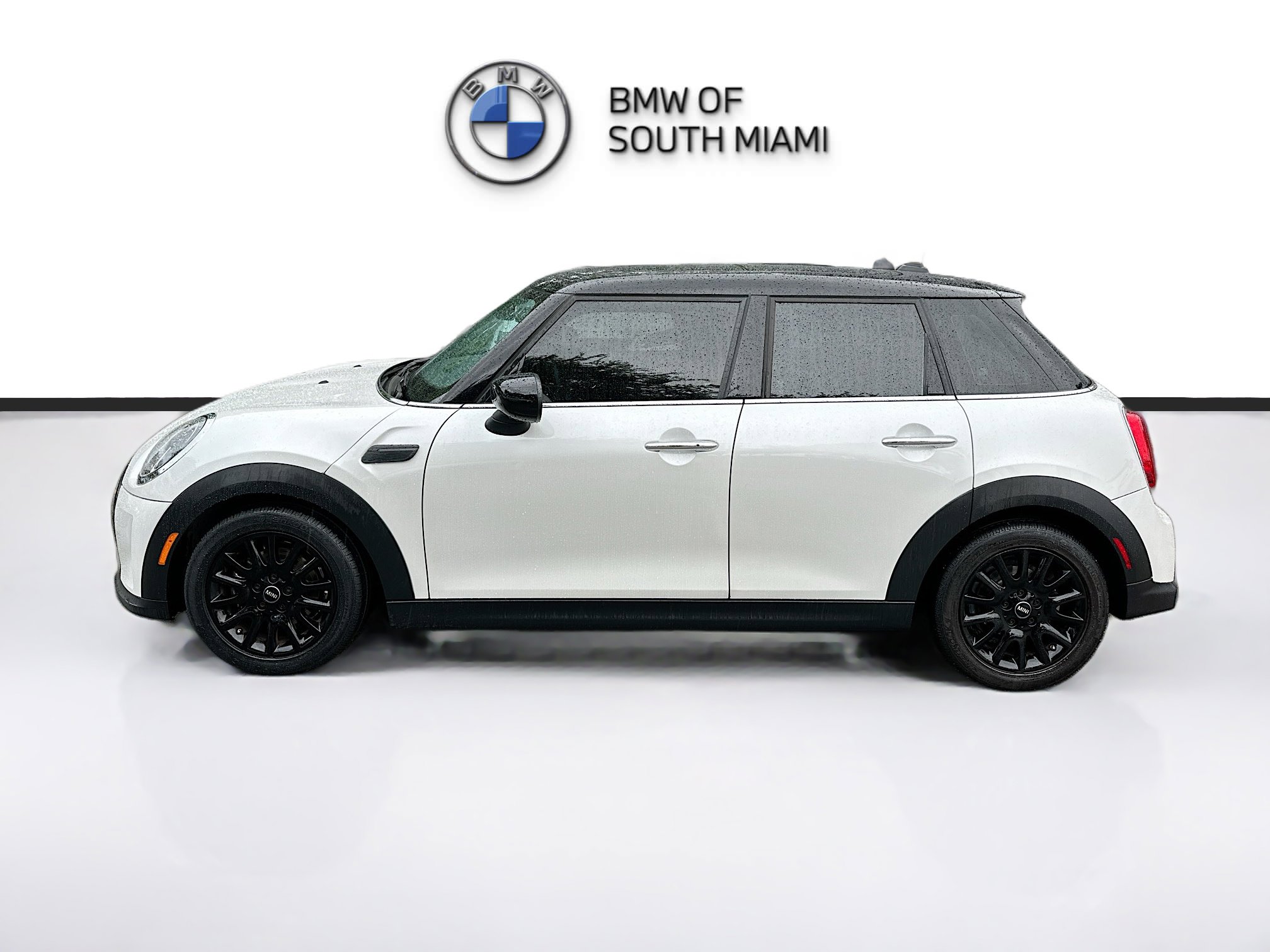Used 2023 MINI Cooper 4-Door Hardtop FWD image 4