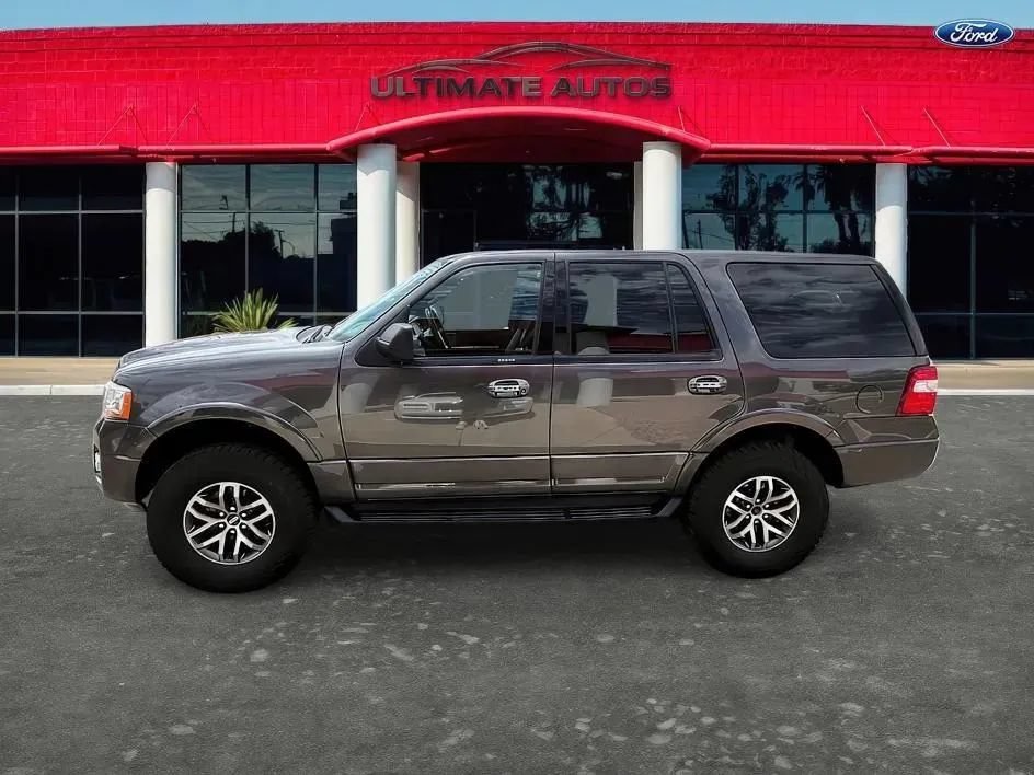 Used 2017 Ford Expedition XLT AWD/4WD image 7