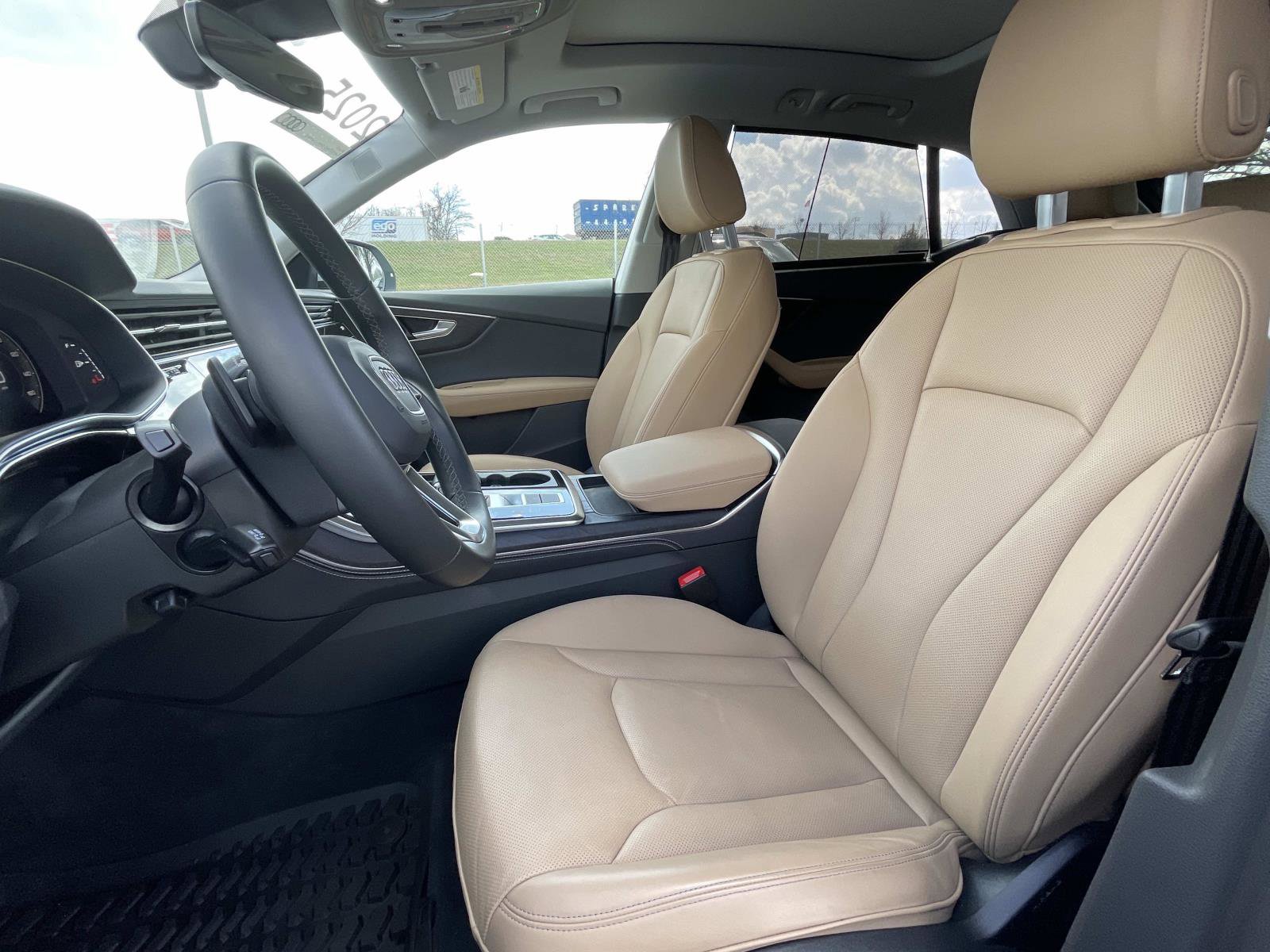 Used 2025 Audi Q8 Premium Plus image 21