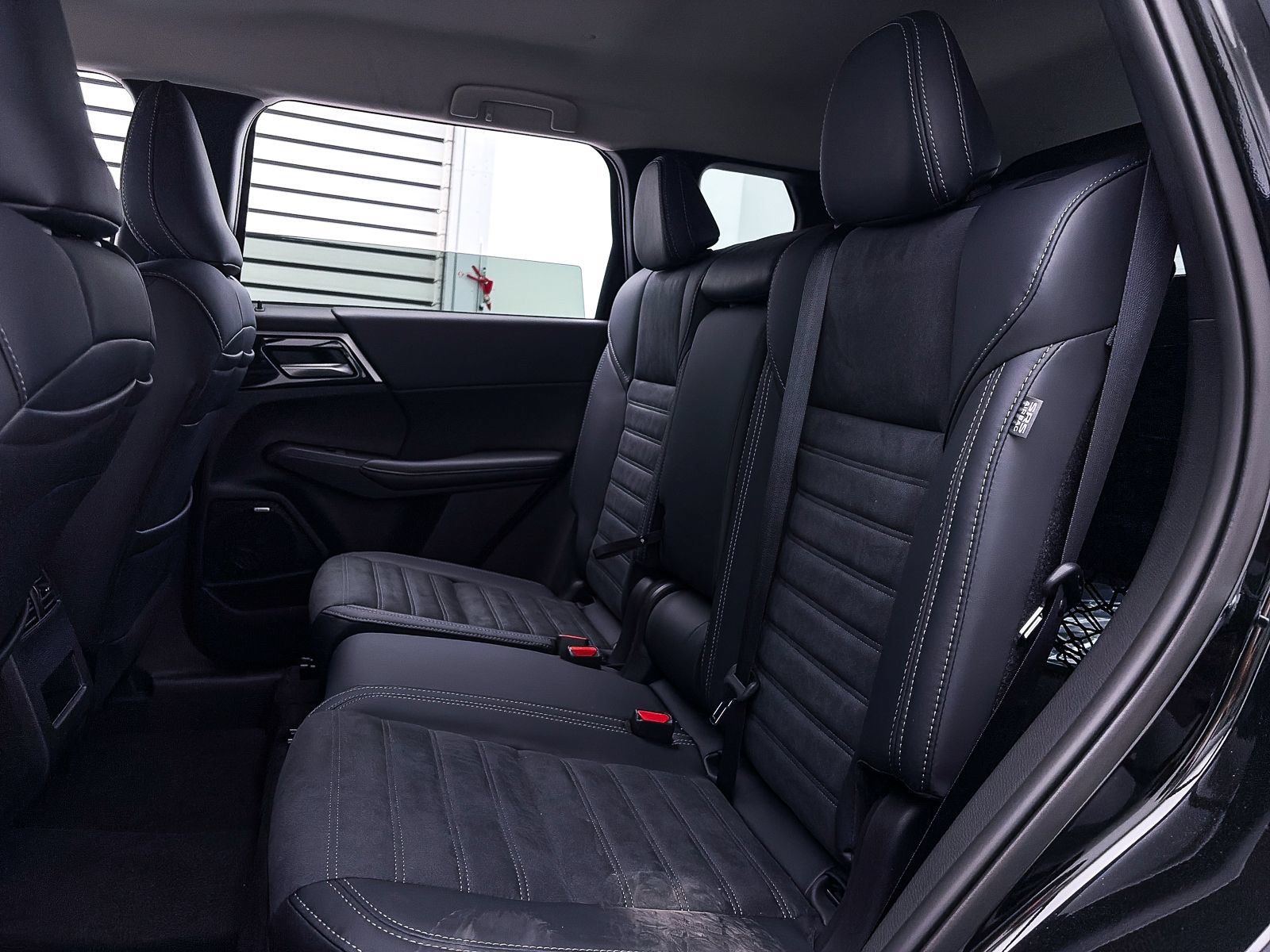 New 2026 Mitsubishi Outlander SE FWD image 24