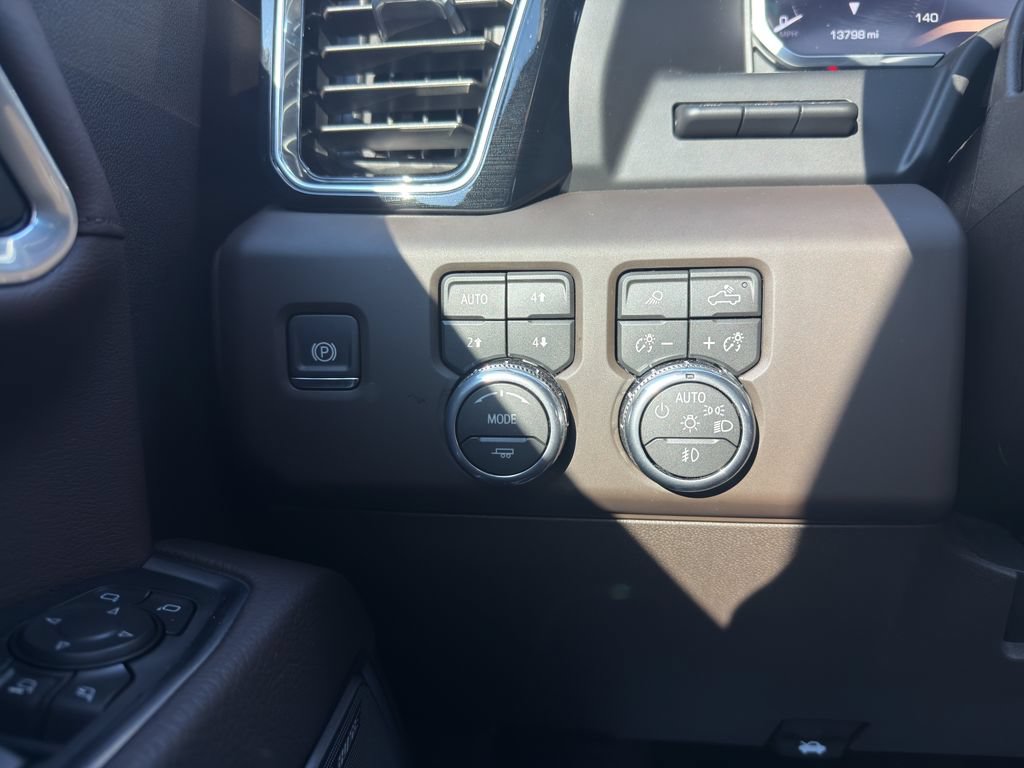 Used 2026 GMC Sierra 3500 Denali w/ Denali Reserve Package AWD/4WD image 23