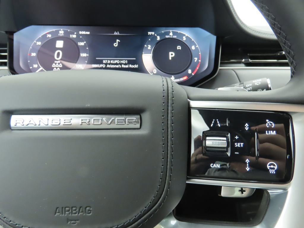 New 2025 Land Rover Range Rover Long Wheelbase SE image 12