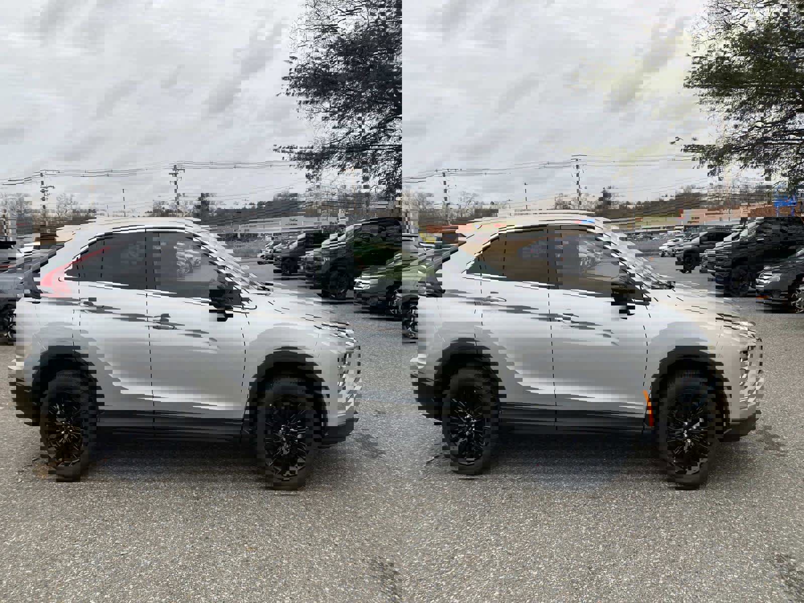 Used 2024 Mitsubishi Eclipse Cross LE image 2