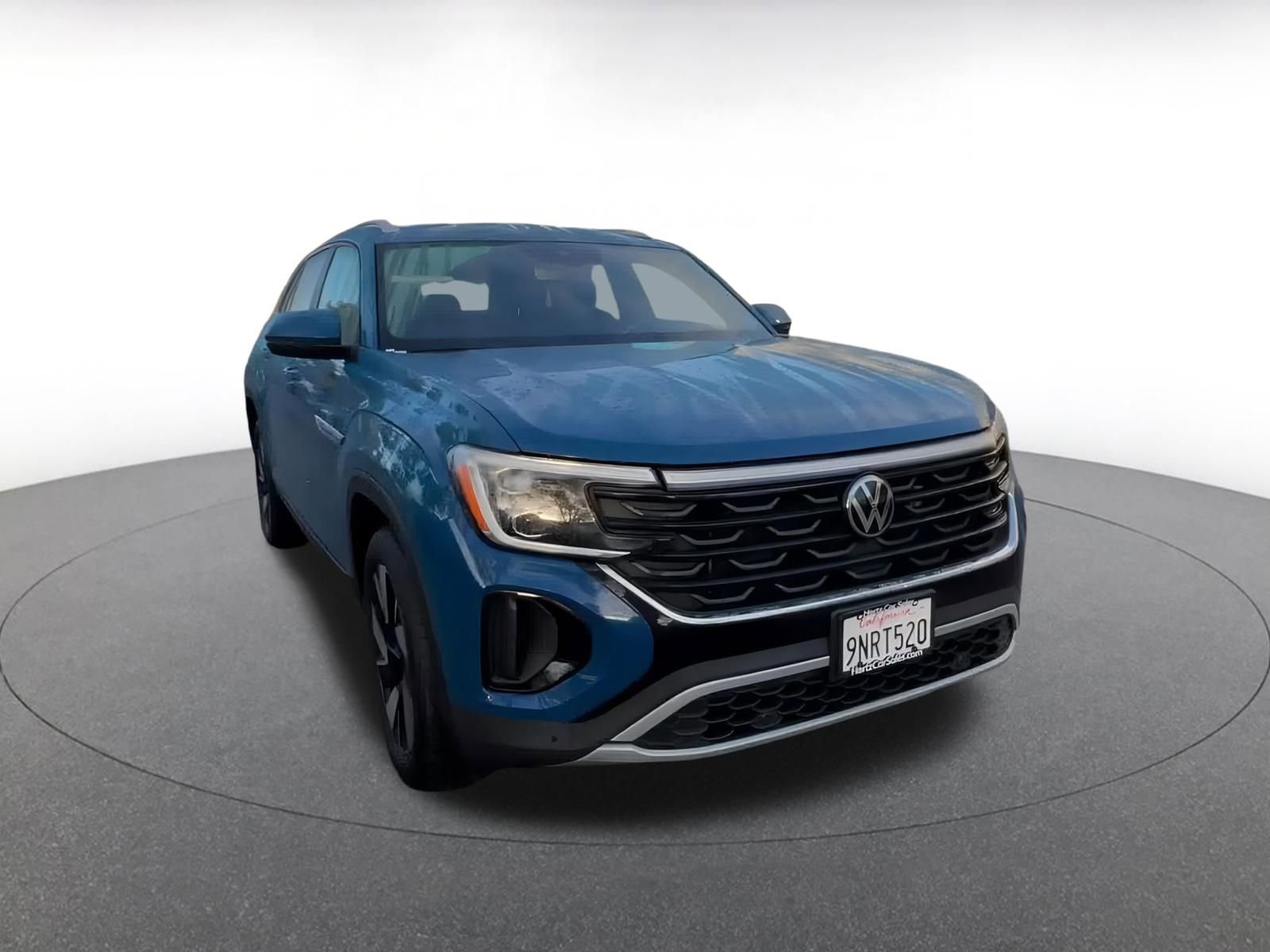 Used 2025 Volkswagen Atlas Cross Sport SE image 3