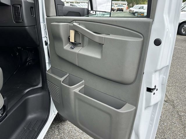 New 2025 Chevrolet Express 4500 Extended w/ Power Convenience Package image 18