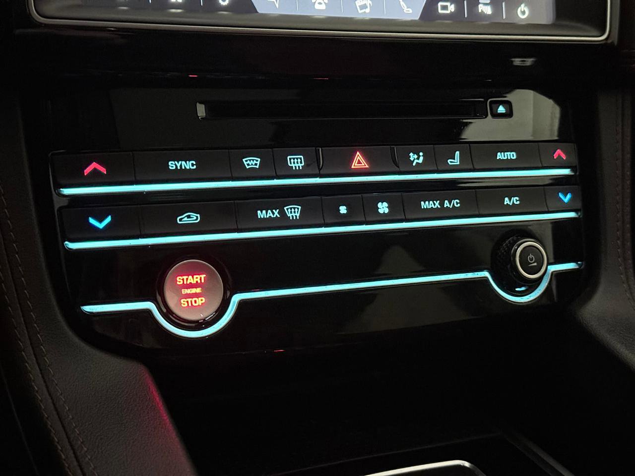 Used 2020 Jaguar F-PACE Checkered Flag image 36