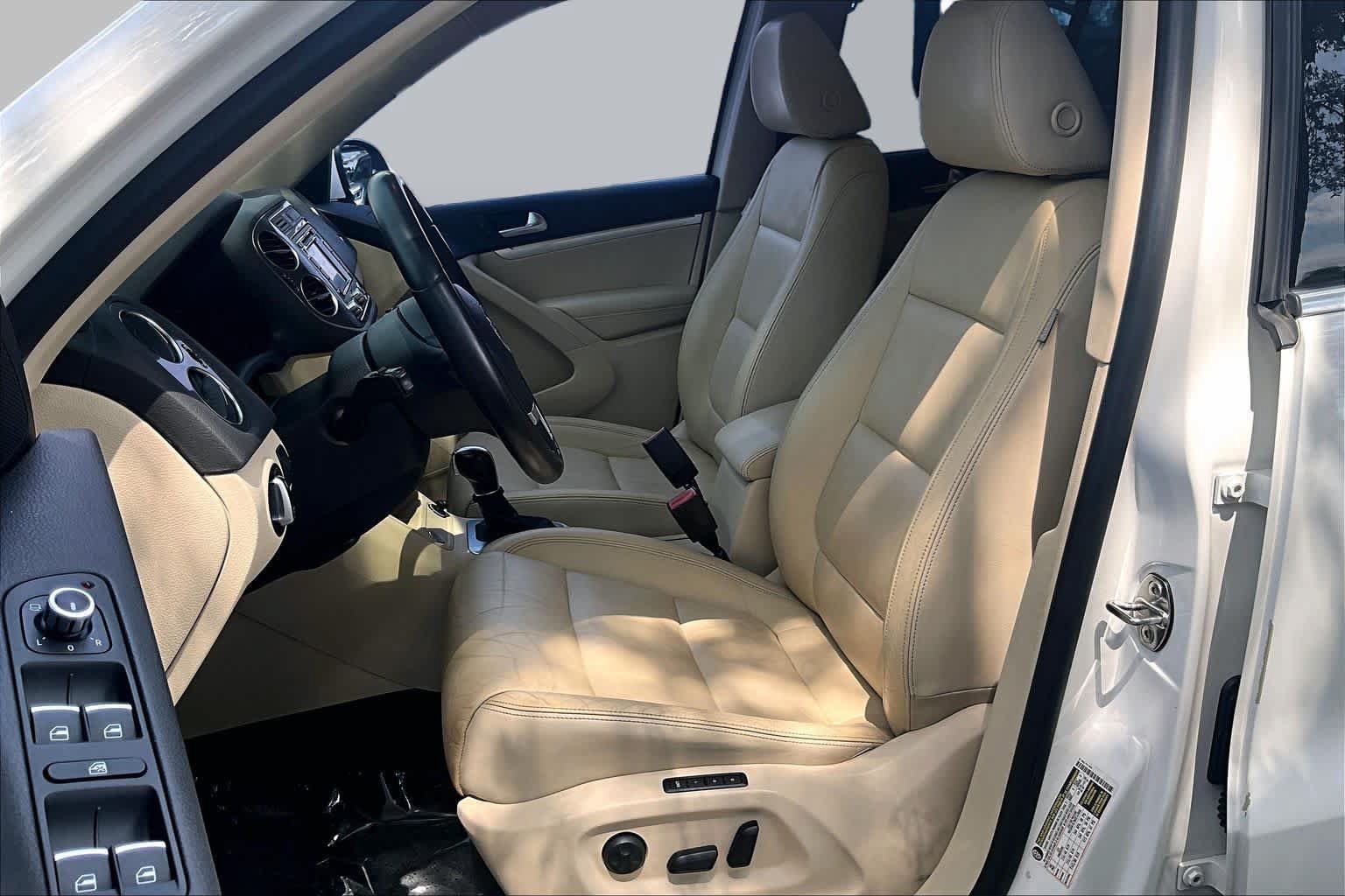 Used 2013 Volkswagen Tiguan SEL FWD image 8
