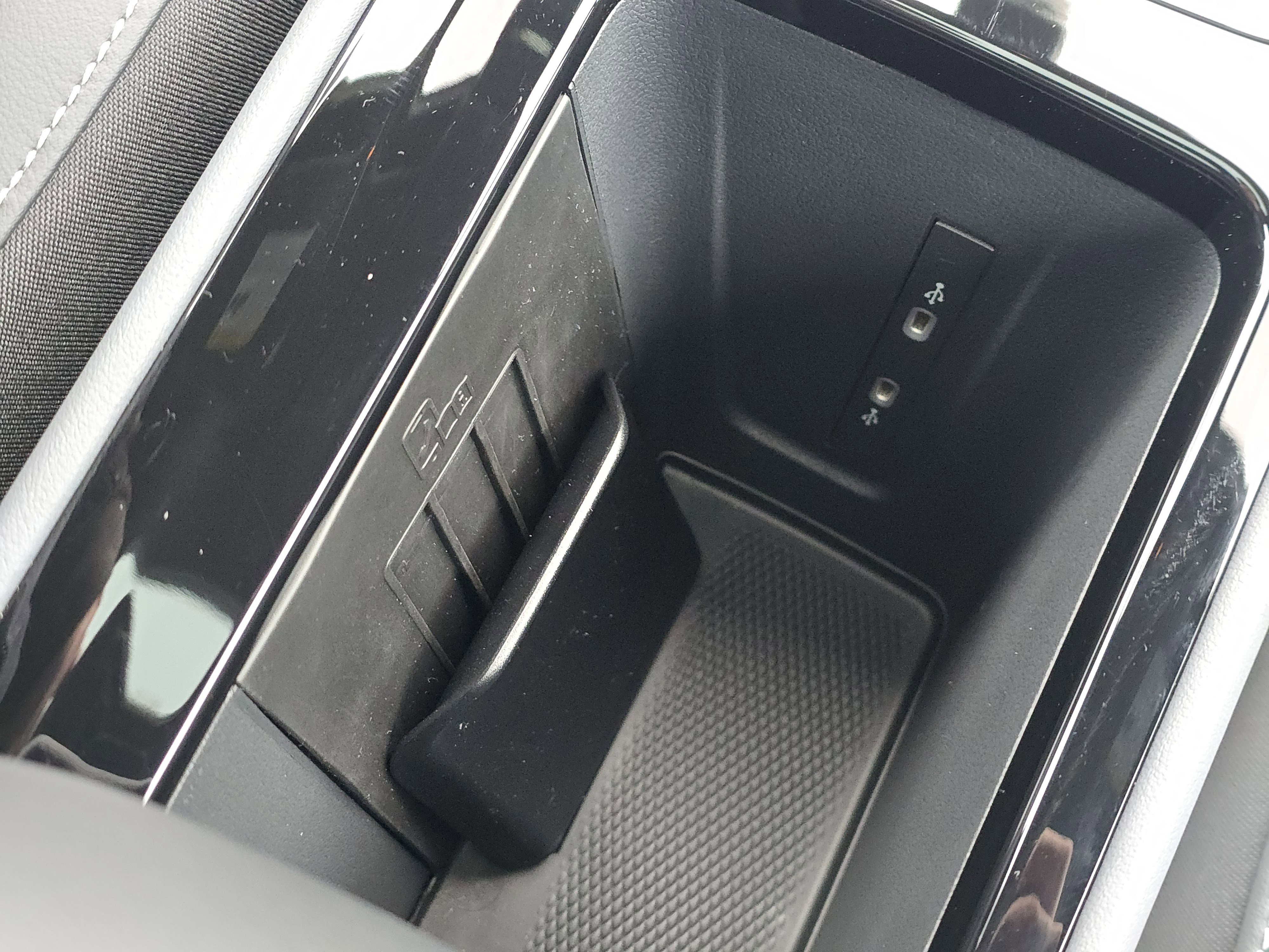 New 2026 Volkswagen Tiguan SEL R-Line image 28