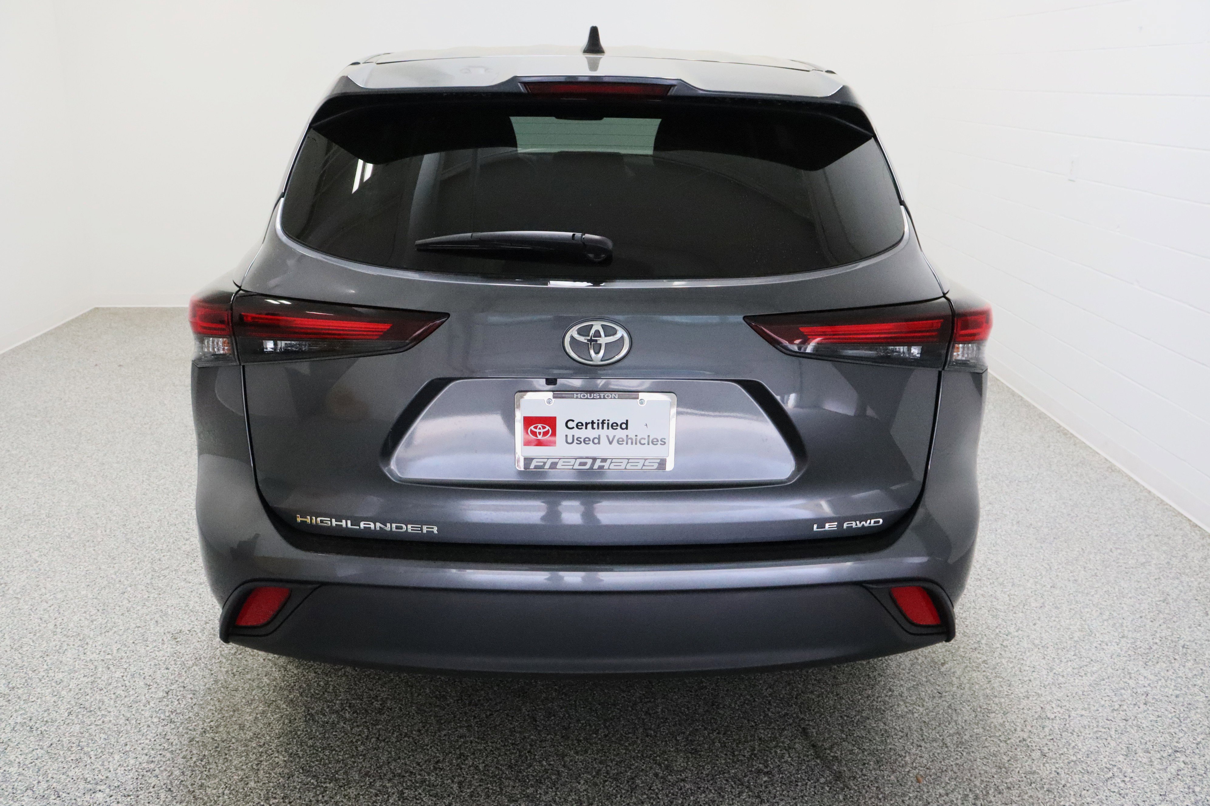 Certified 2025 Toyota Highlander LE image 8