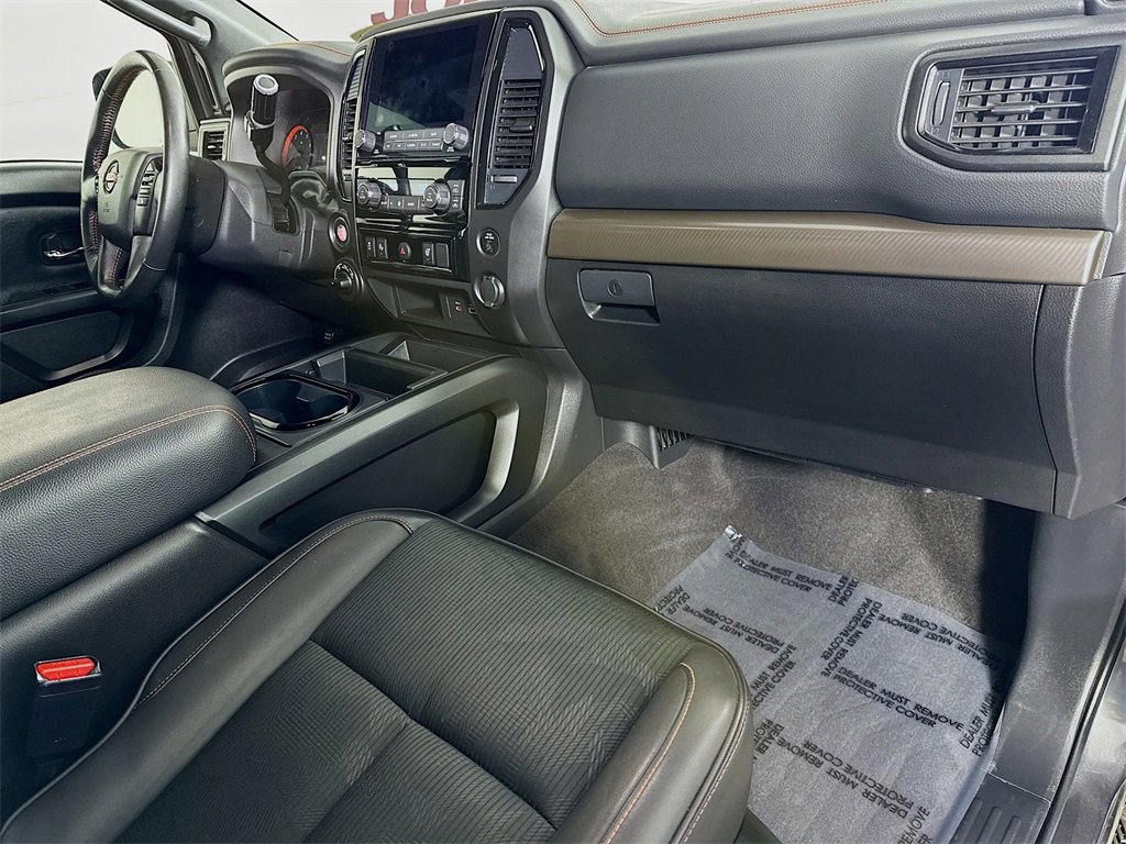 Used 2024 Nissan Titan PRO-4X image 31