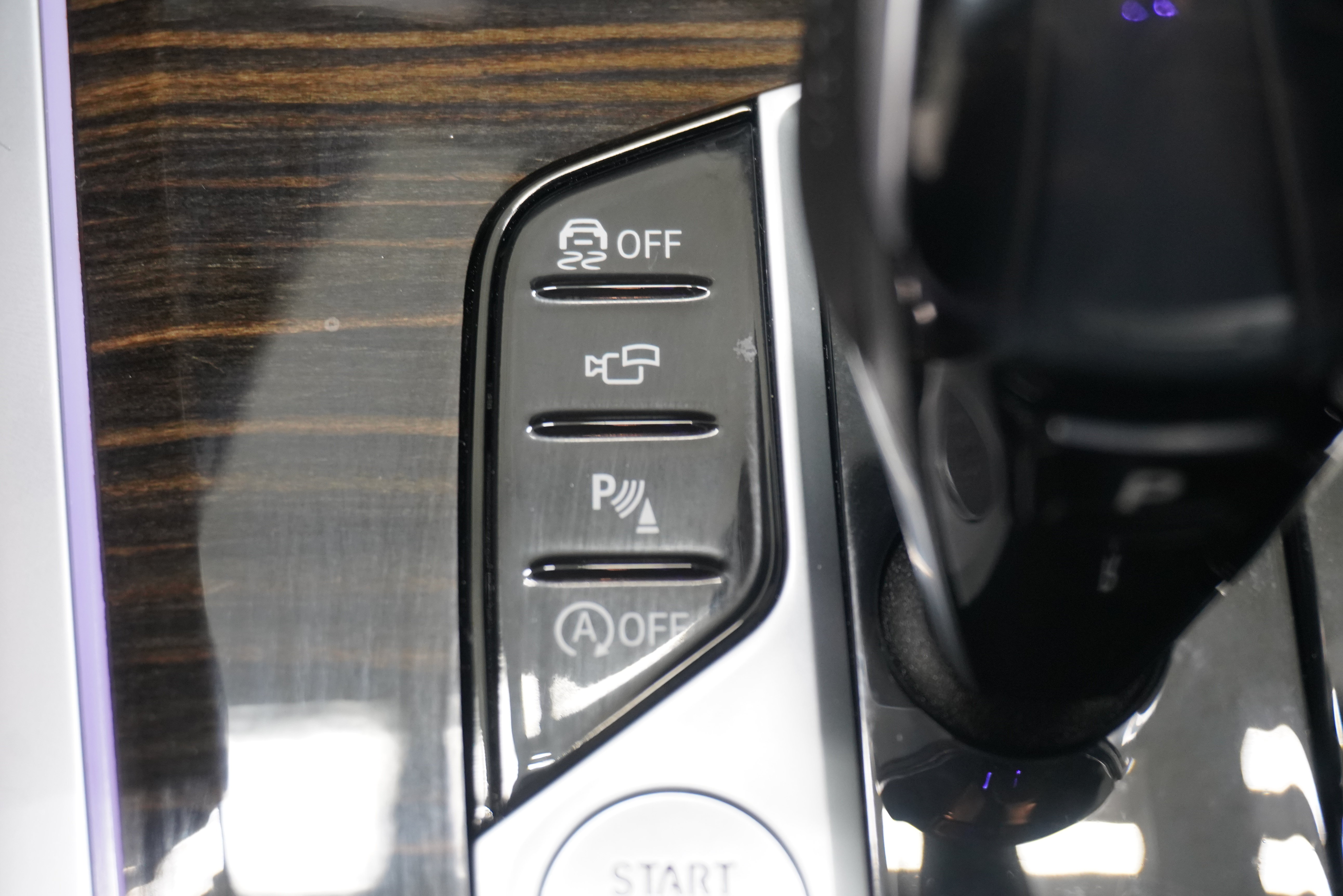 Used 2020 BMW X5 xDrive40i w/ M Sport Package AWD/4WD image 26