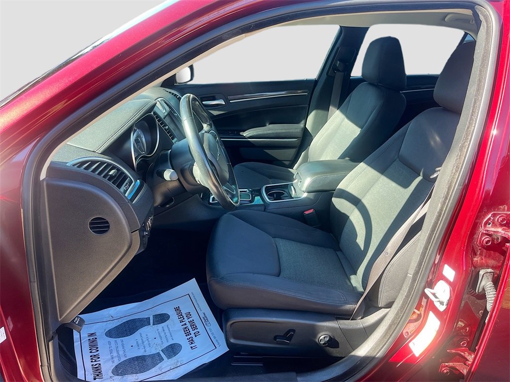 Used 2021 Chrysler 300 Touring w/ Sport Appearance Package image 20