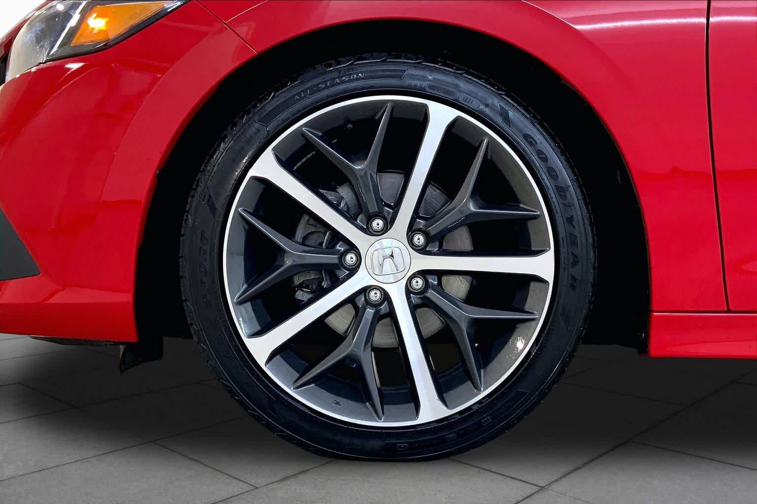 Used 2022 Honda Civic Touring image 10