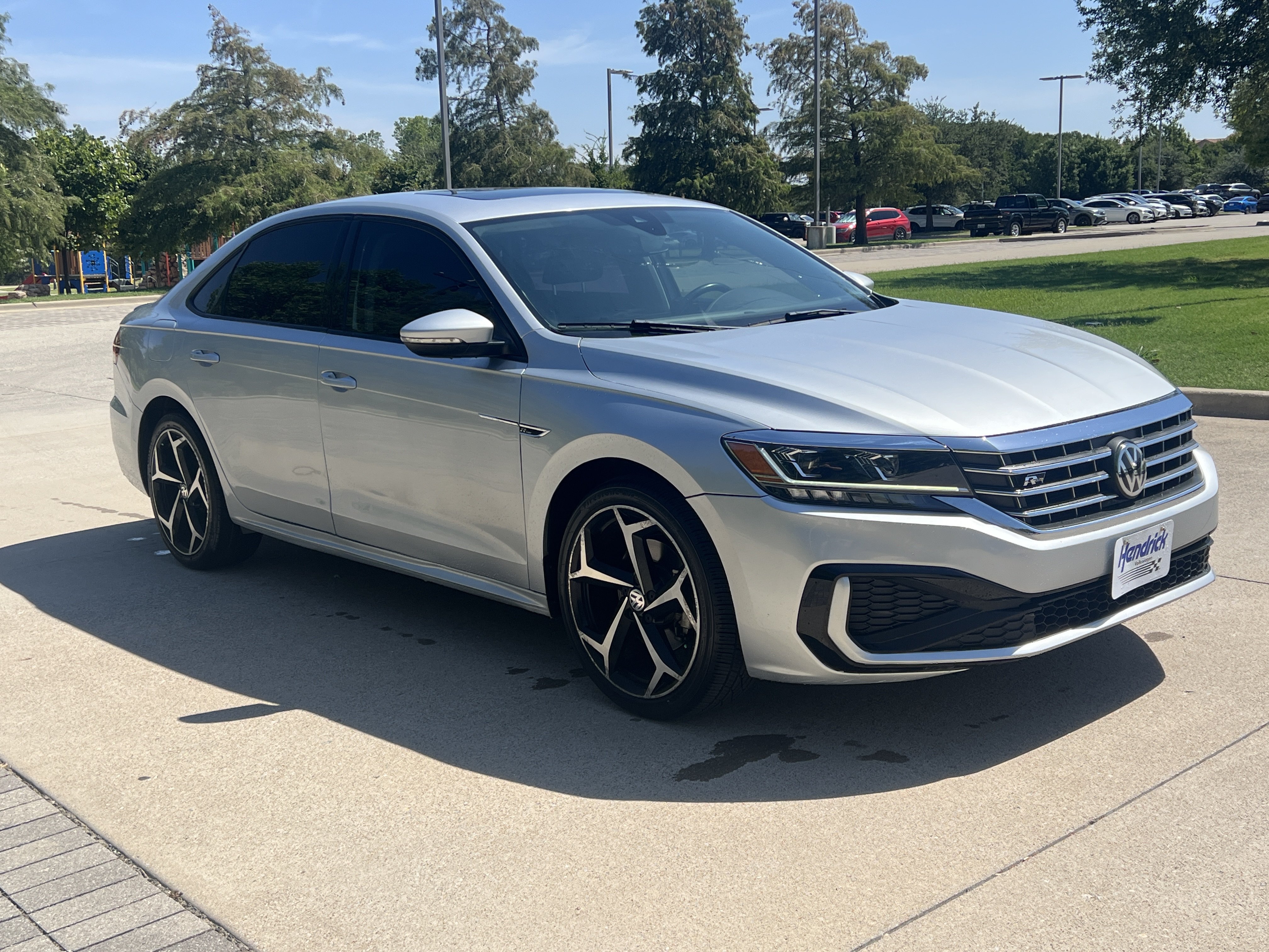 Used 2020 Volkswagen Passat 2.0T R-Line FWD image 2