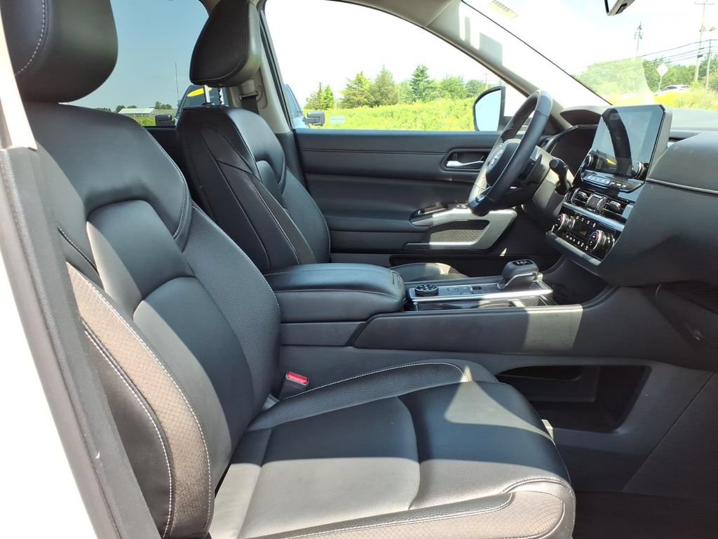 Certified 2024 Nissan Pathfinder SL AWD/4WD image 9
