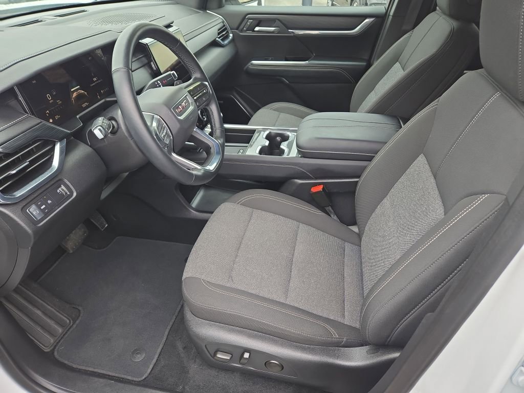 Used 2025 GMC Acadia Elevation image 15